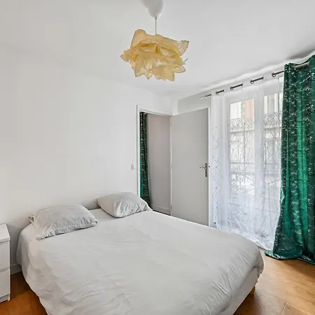 1 Bedroom Near Eiffel Tower Paris
