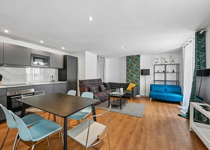 1 Bedroom Near Eiffel Tower Paris