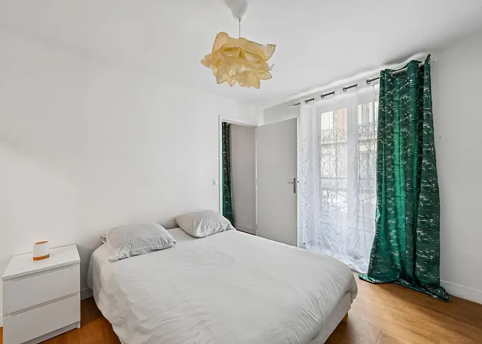 1 Bedroom Near Eiffel Tower Paris